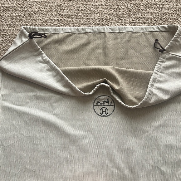 Hermes Dust Bag (29in x 21in) - Picture 3 of 7